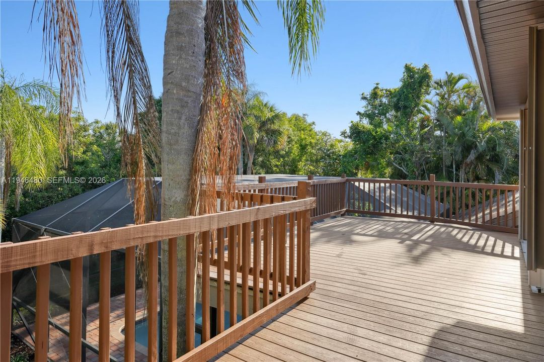 Vendido Recientemente: $1,100,000 (3 camas, 2 baños, 2543 Pies cuadrados)