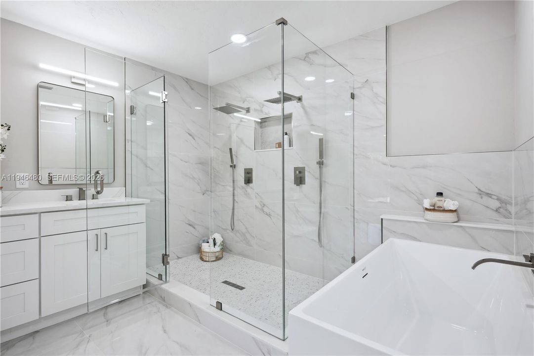 Vendido Recientemente: $1,100,000 (3 camas, 2 baños, 2543 Pies cuadrados)
