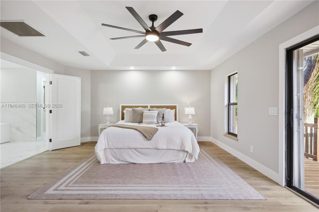 Vendido Recientemente: $1,100,000 (3 camas, 2 baños, 2543 Pies cuadrados)