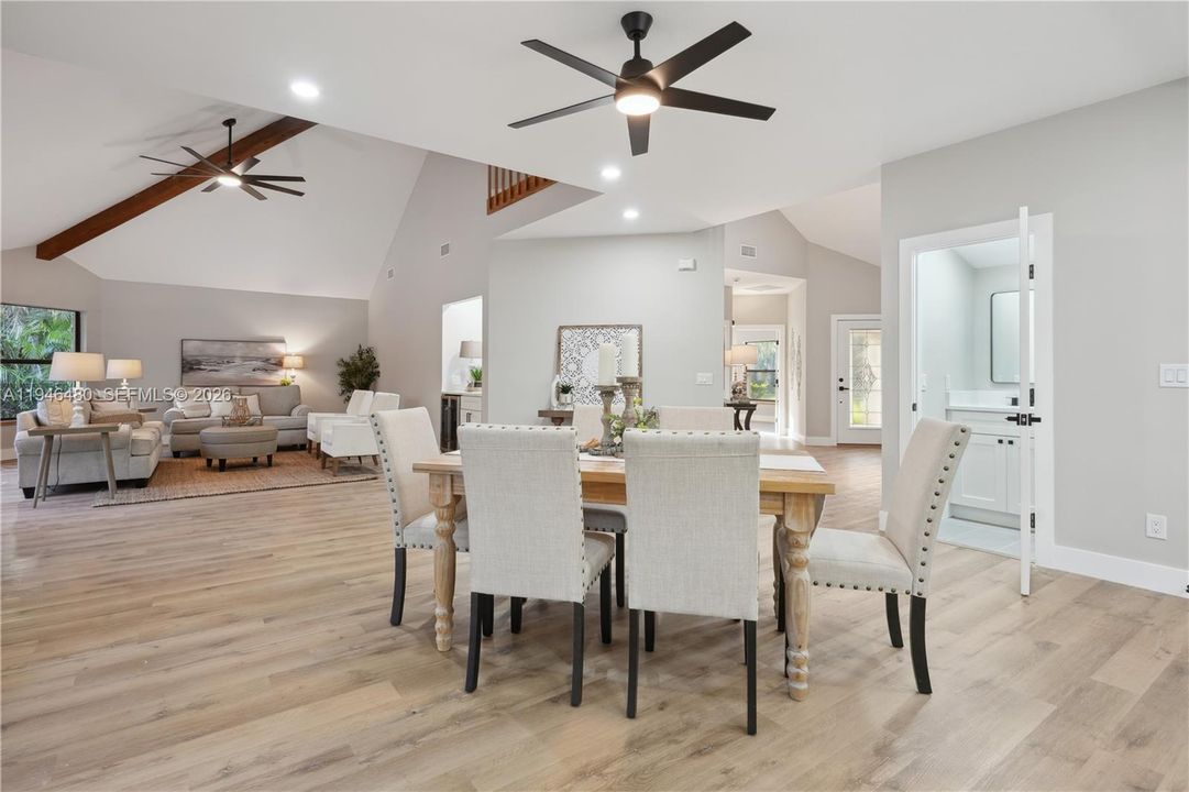 Vendido Recientemente: $1,100,000 (3 camas, 2 baños, 2543 Pies cuadrados)