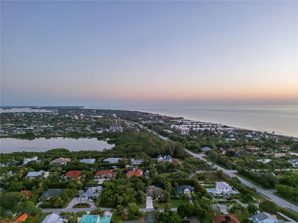 Vendido Recientemente: $1,100,000 (3 camas, 2 baños, 2543 Pies cuadrados)