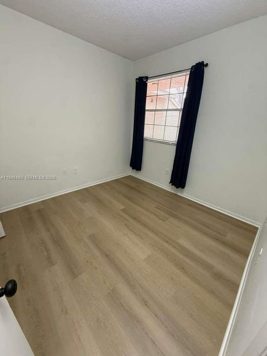 Activo con contrato: $228,900 (2 camas, 2 baños, 854 Pies cuadrados)