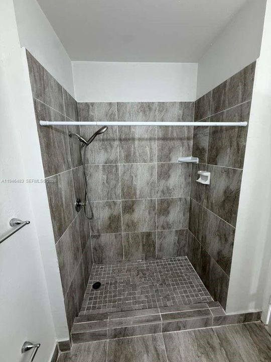 Activo con contrato: $228,900 (2 camas, 2 baños, 854 Pies cuadrados)