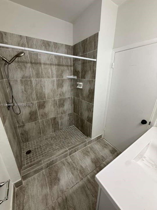 Activo con contrato: $228,900 (2 camas, 2 baños, 854 Pies cuadrados)