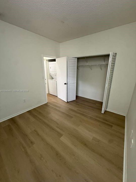 Activo con contrato: $228,900 (2 camas, 2 baños, 854 Pies cuadrados)
