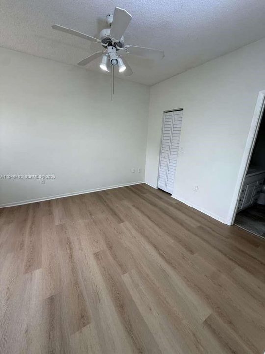 Activo con contrato: $228,900 (2 camas, 2 baños, 854 Pies cuadrados)