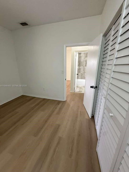 Activo con contrato: $228,900 (2 camas, 2 baños, 854 Pies cuadrados)