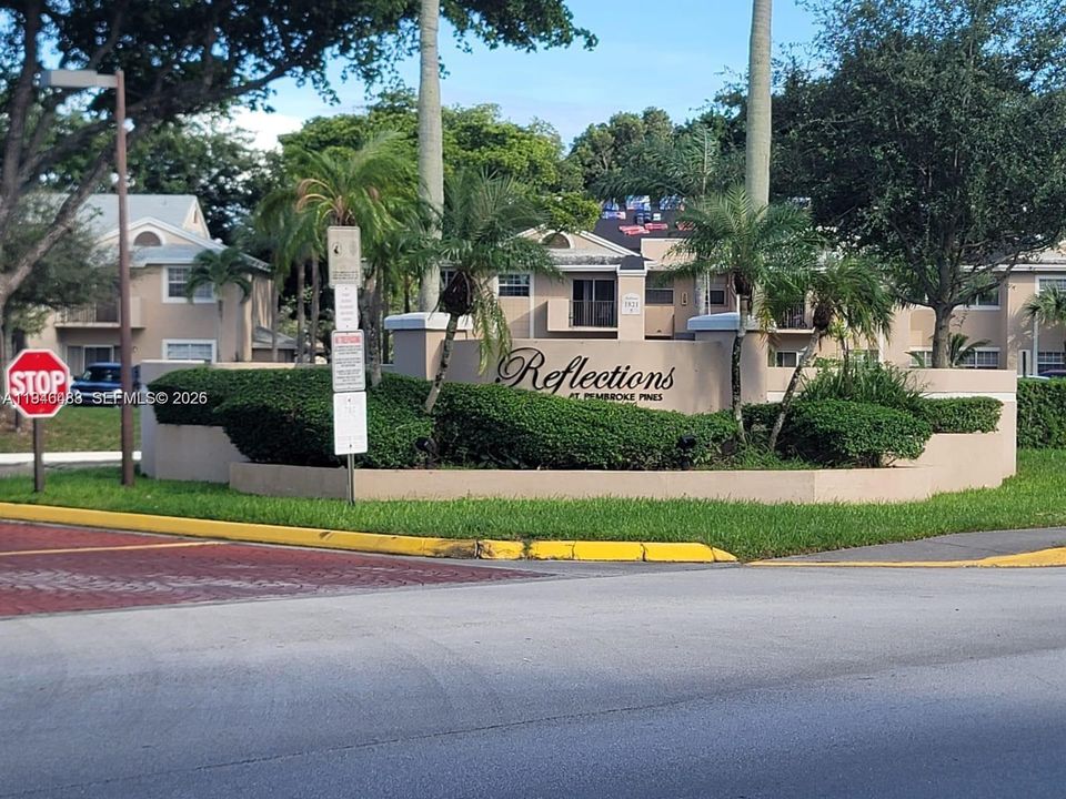 Activo con contrato: $228,900 (2 camas, 2 baños, 854 Pies cuadrados)