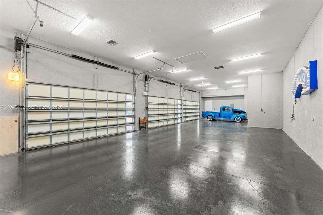 На продажу: $4,000,000 (5 спален, 4 ванн, 4290 Квадратных фут)