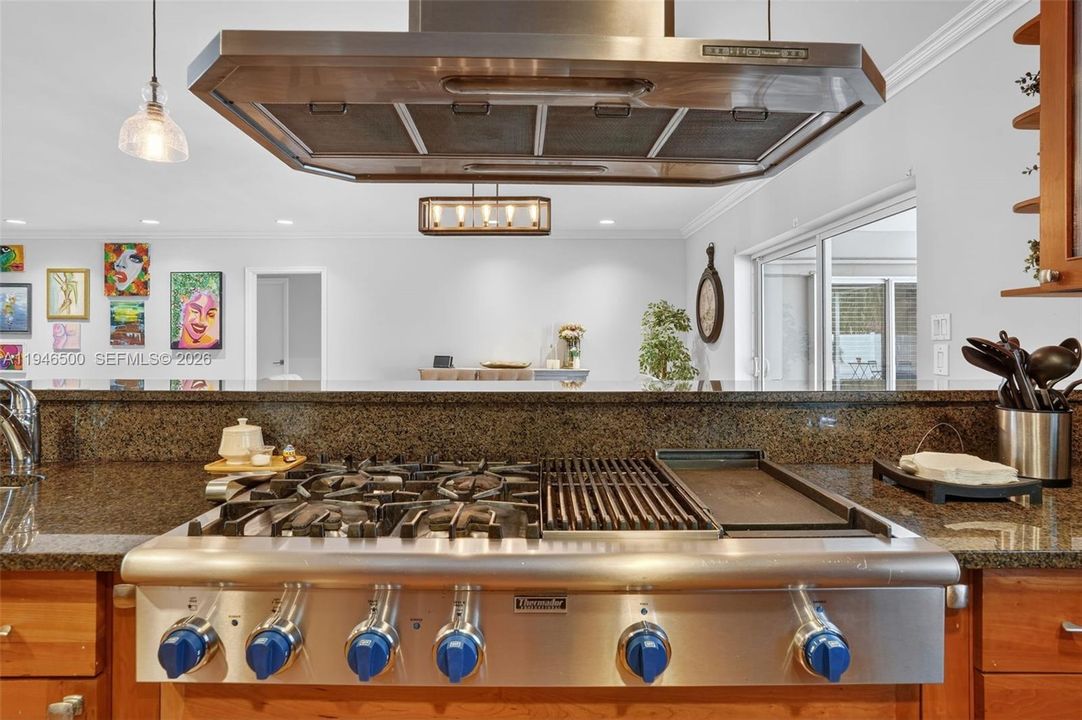 CHEF'S KITCHEN