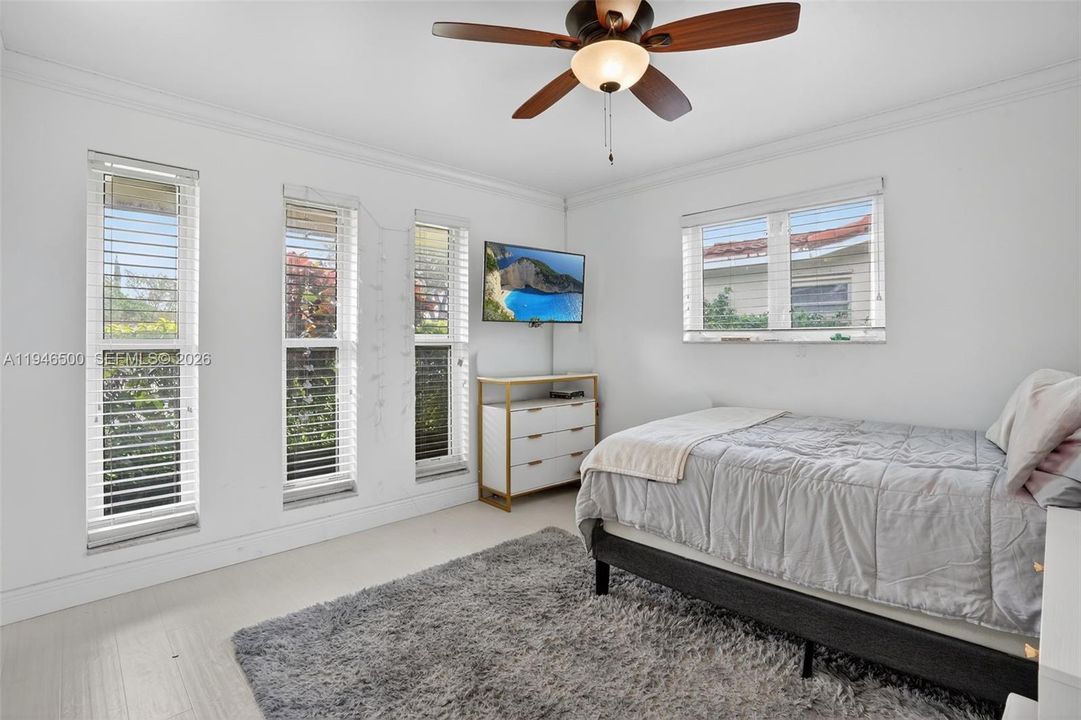 2'ND BEDROOM