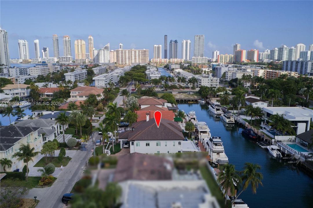 На продажу: $5,575,000 (6 спален, 6 ванн, 4773 Квадратных фут)