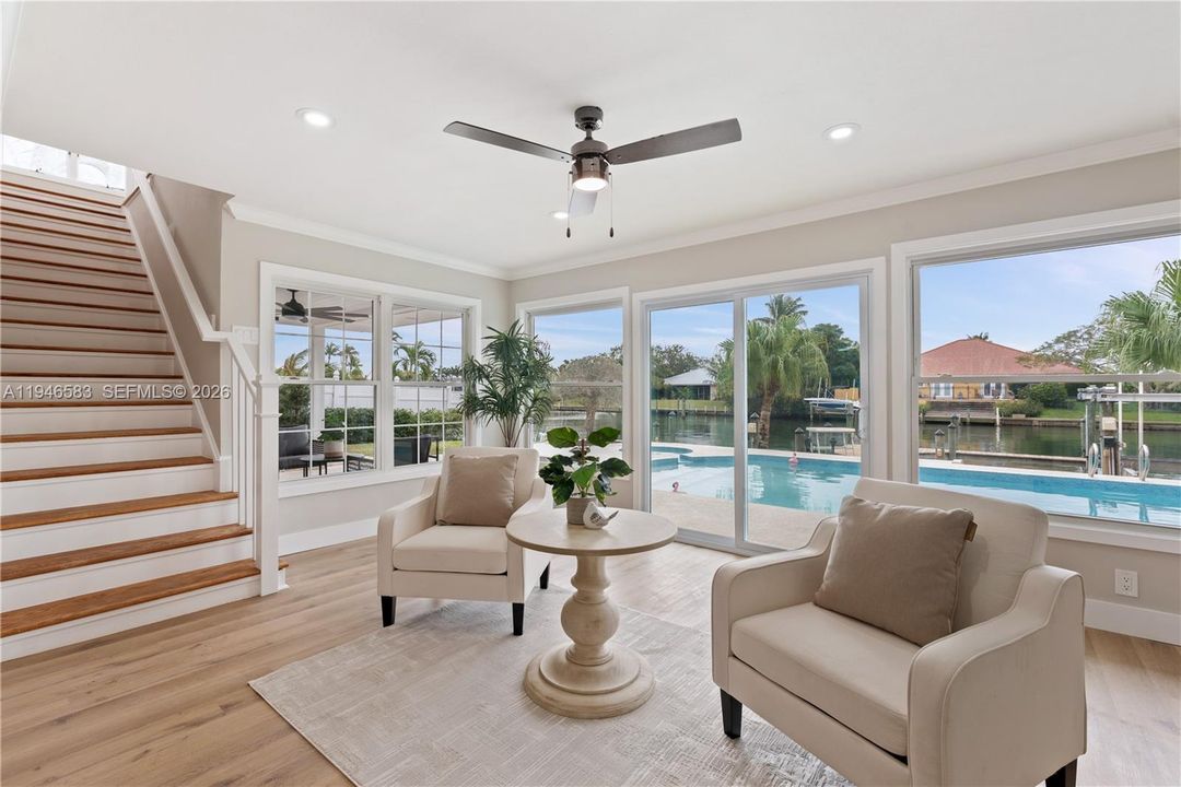 Vendido Recientemente: $1,899,000 (4 camas, 4 baños, 3297 Pies cuadrados)