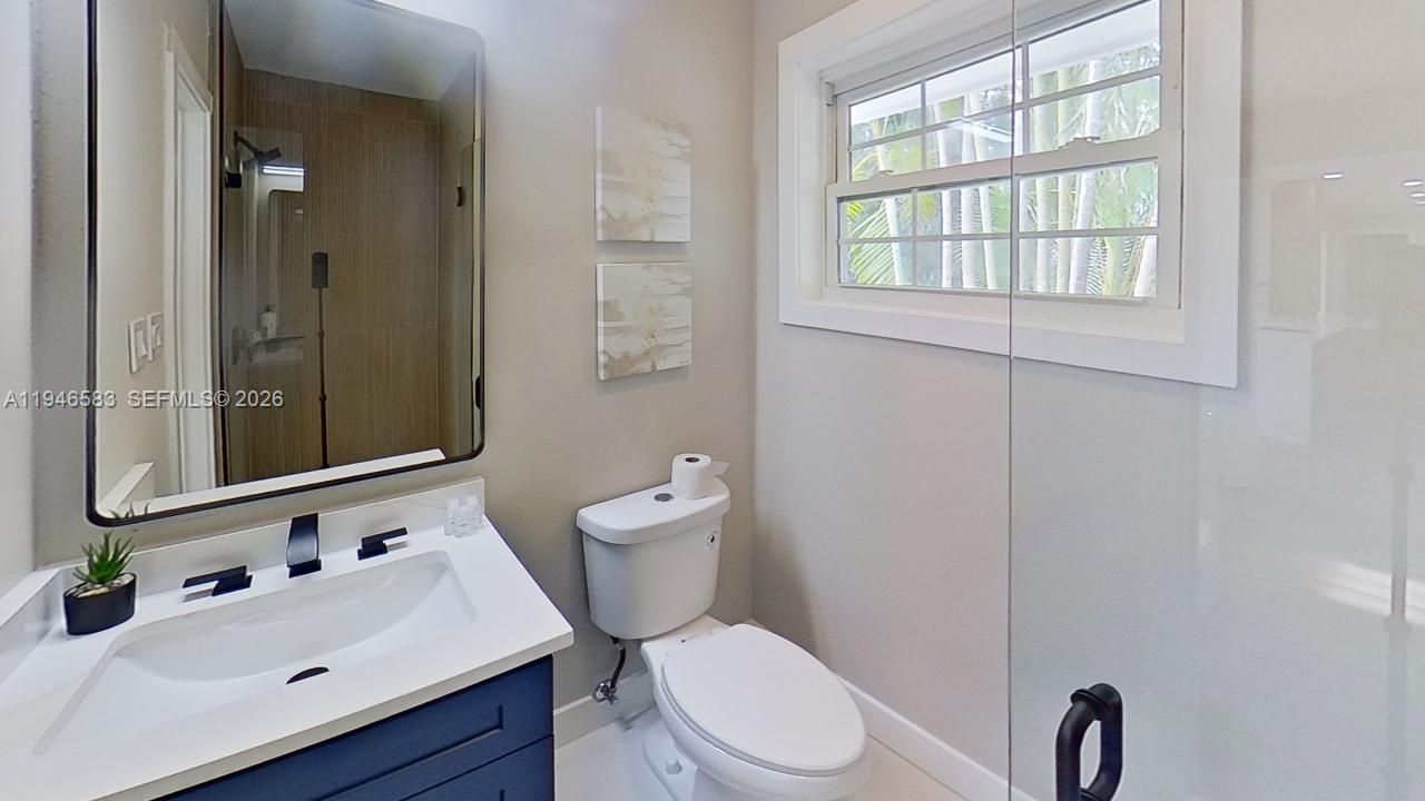 Vendido Recientemente: $1,899,000 (4 camas, 4 baños, 3297 Pies cuadrados)