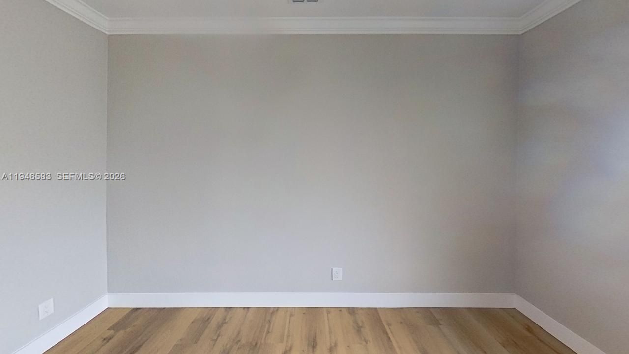 Vendido Recientemente: $1,899,000 (4 camas, 4 baños, 3297 Pies cuadrados)