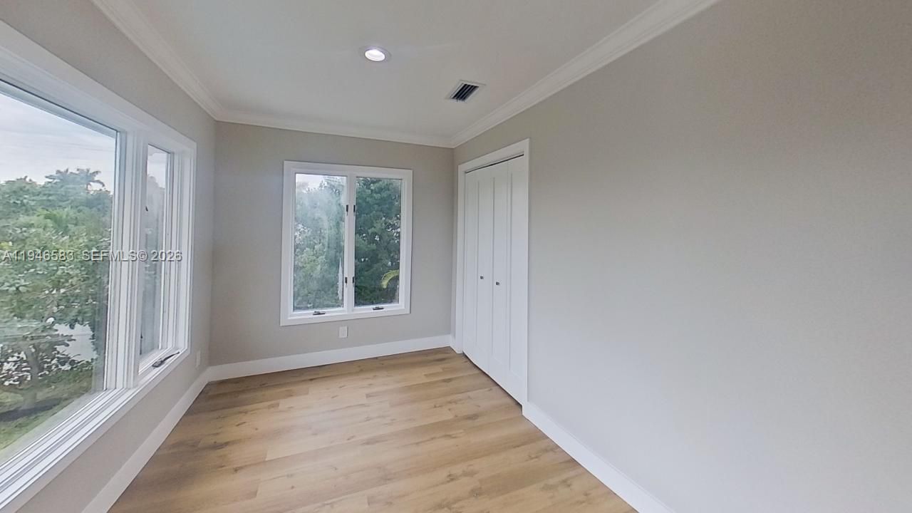 Vendido Recientemente: $1,899,000 (4 camas, 4 baños, 3297 Pies cuadrados)