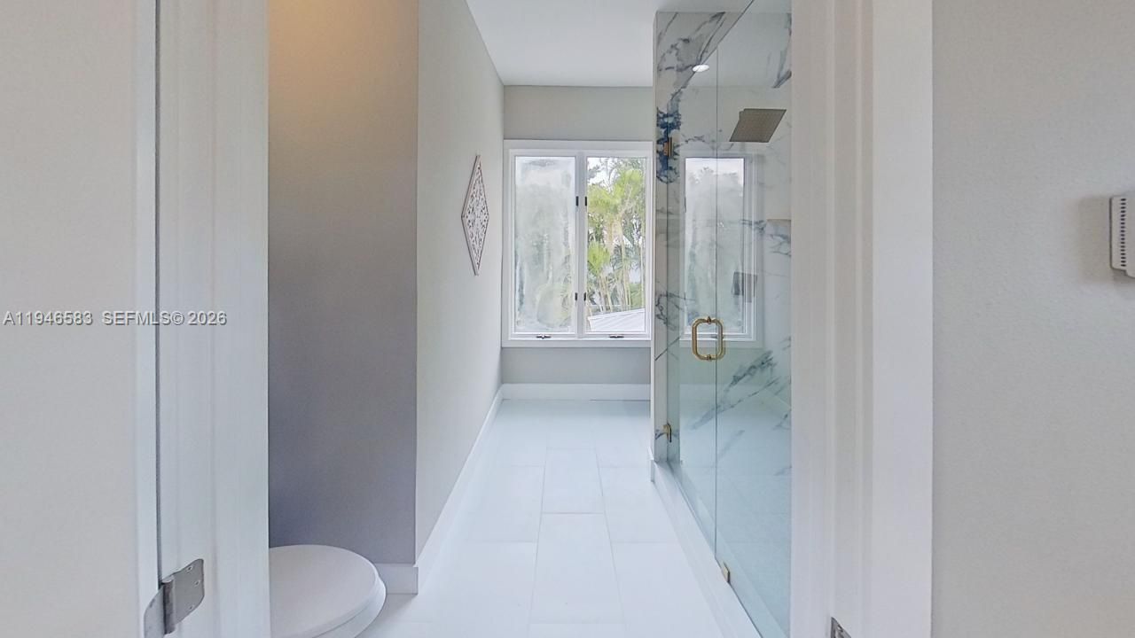 Vendido Recientemente: $1,899,000 (4 camas, 4 baños, 3297 Pies cuadrados)