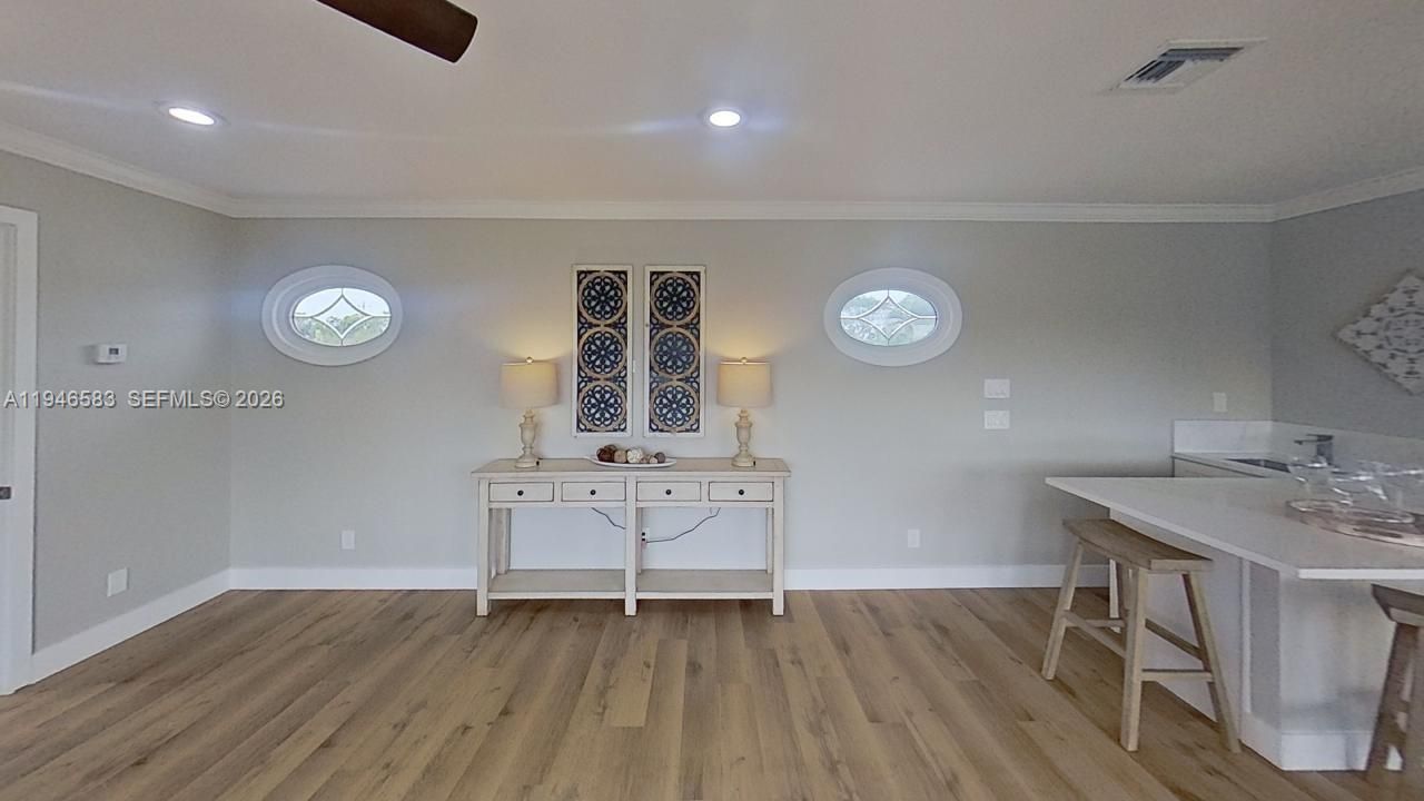 Vendido Recientemente: $1,899,000 (4 camas, 4 baños, 3297 Pies cuadrados)