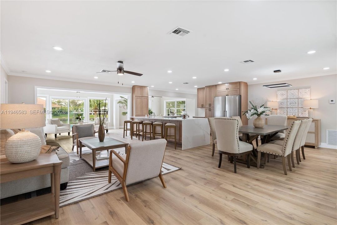 Vendido Recientemente: $1,899,000 (4 camas, 4 baños, 3297 Pies cuadrados)