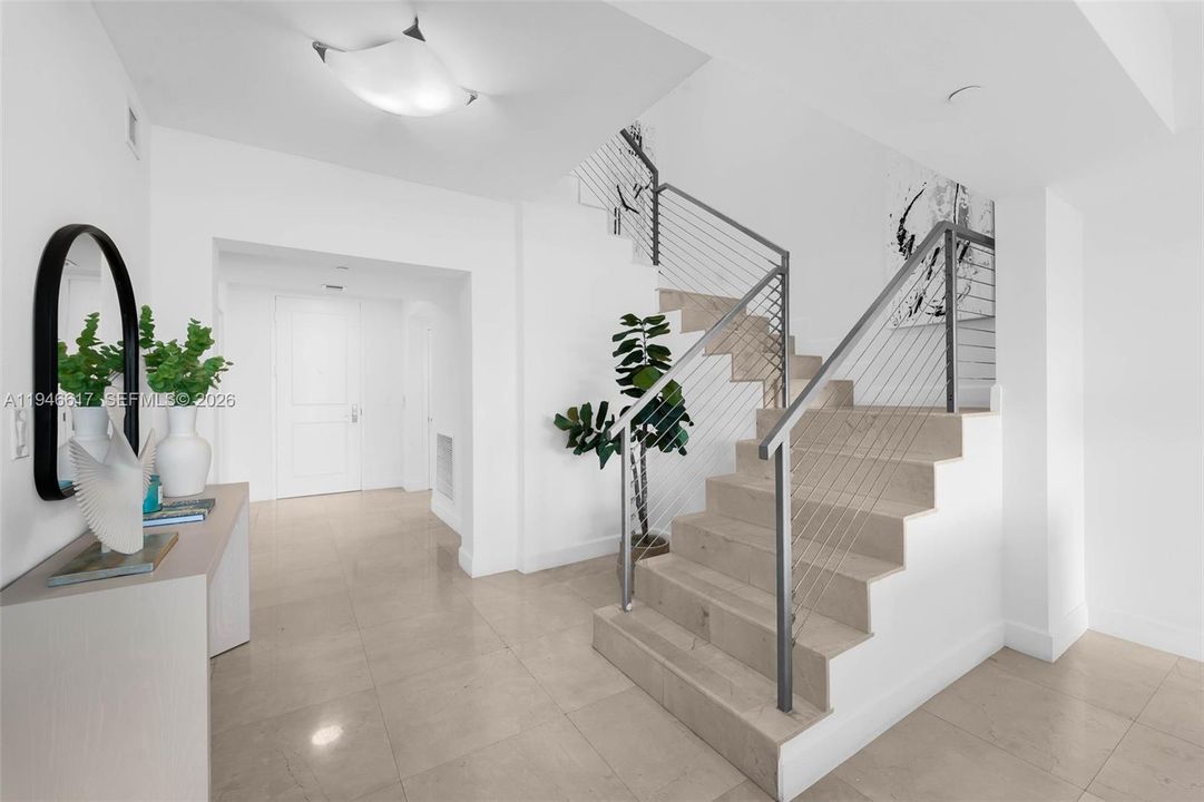 Active With Contract: $1,075,000 (2 beds, 3 baths, 2433 Square Feet)