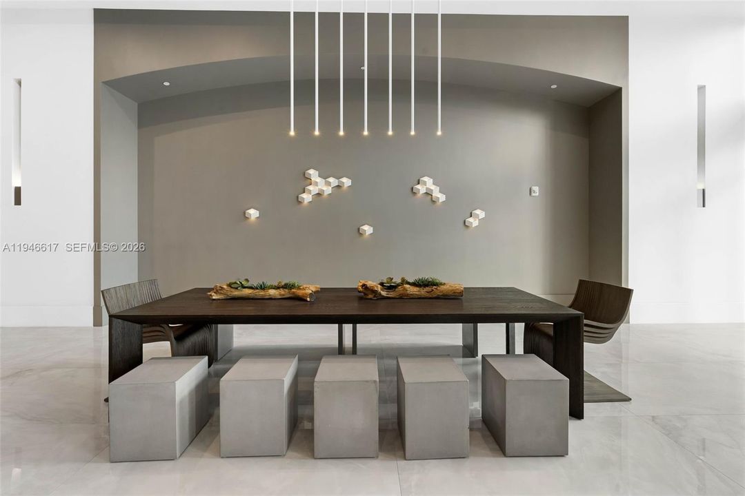 Active With Contract: $1,075,000 (2 beds, 3 baths, 2433 Square Feet)
