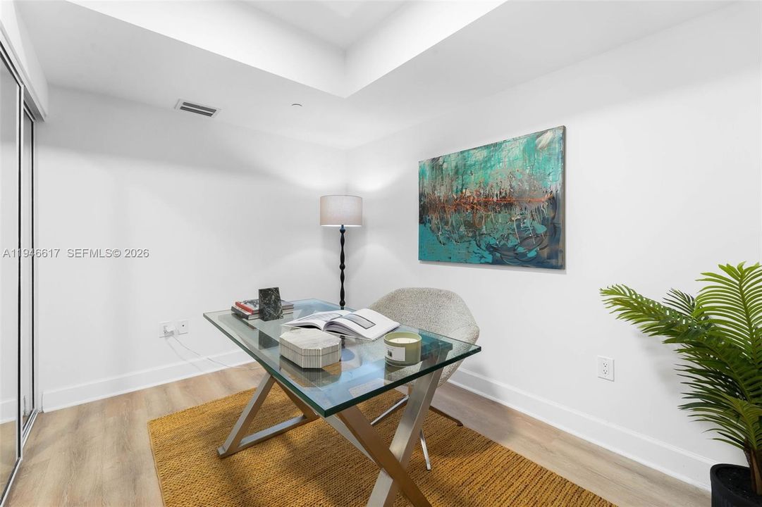 Active With Contract: $1,075,000 (2 beds, 3 baths, 2433 Square Feet)