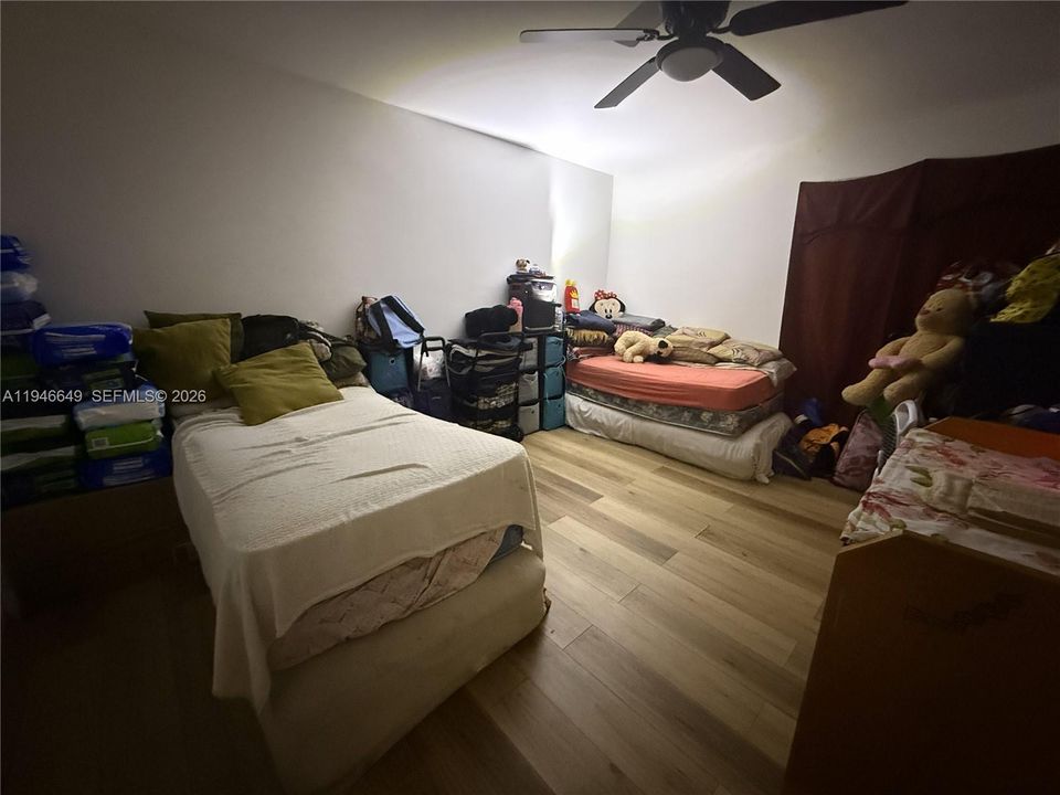 На продажу: $259,000 (2 спален, 1 ванн, 840 Квадратных фут)
