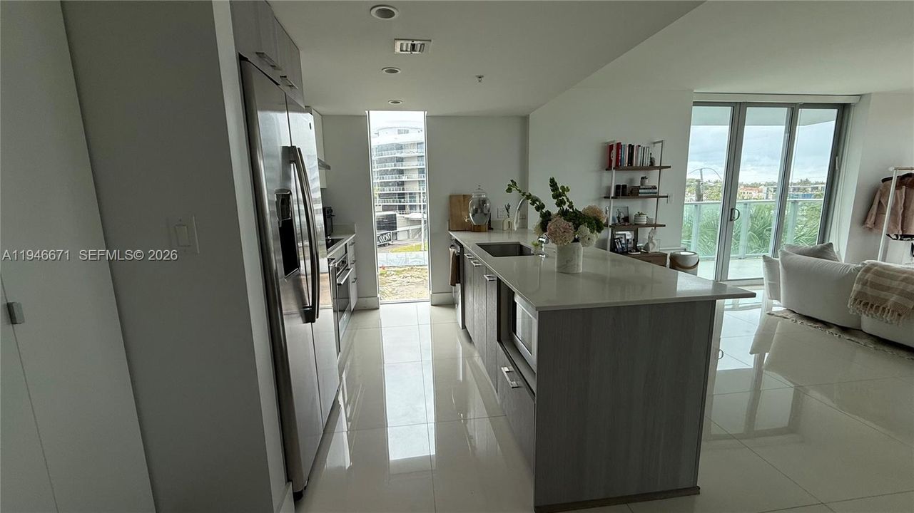 На продажу: $745,000 (2 спален, 2 ванн, 1260 Квадратных фут)