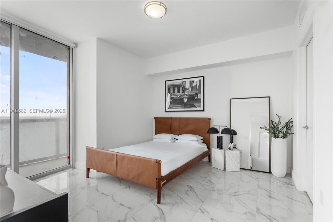 For Sale: $1,300,000 (2 beds, 2 baths, 1313 Square Feet)