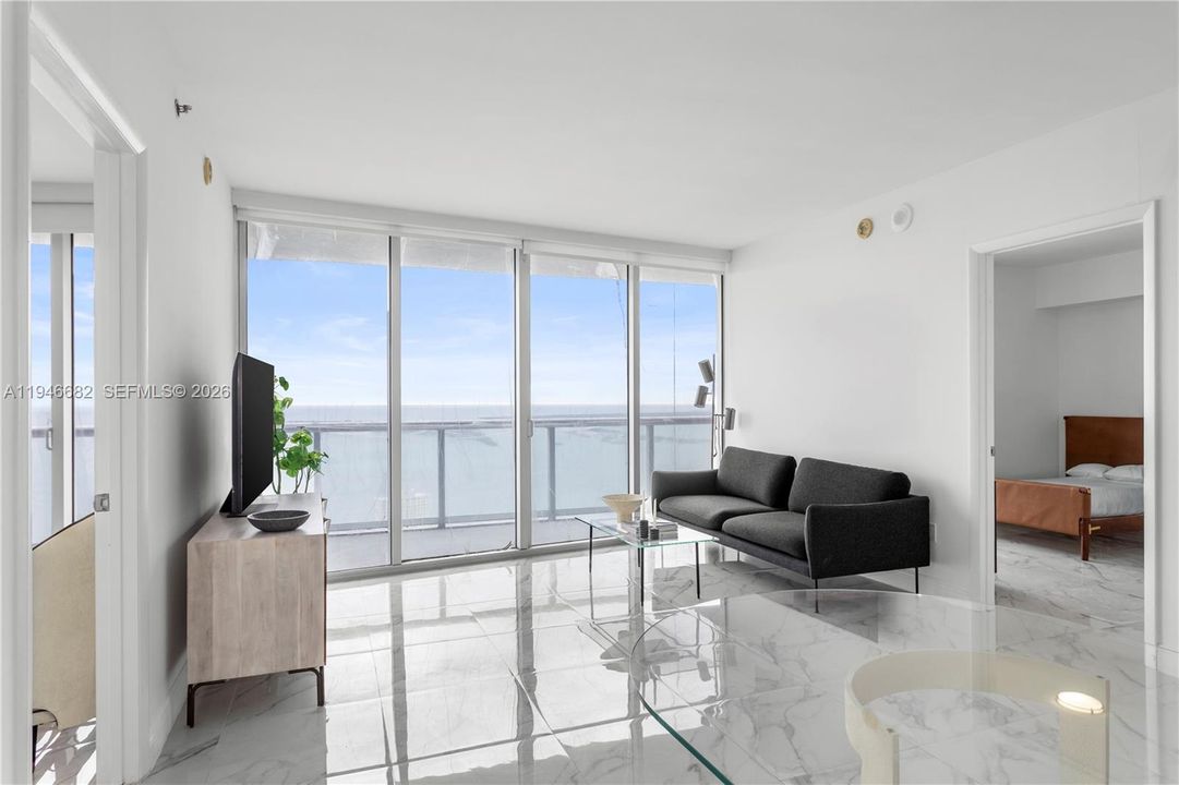 For Sale: $1,300,000 (2 beds, 2 baths, 1313 Square Feet)