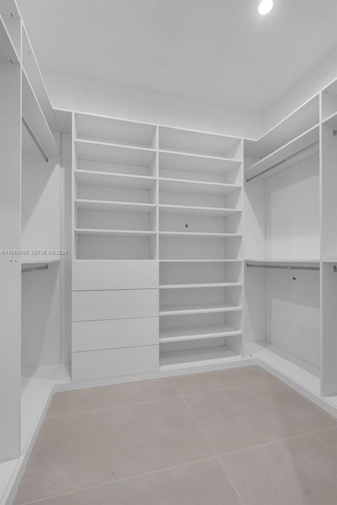 Vendido Recientemente: $2,490,000 (4 camas, 4 baños, 0 Pies cuadrados)