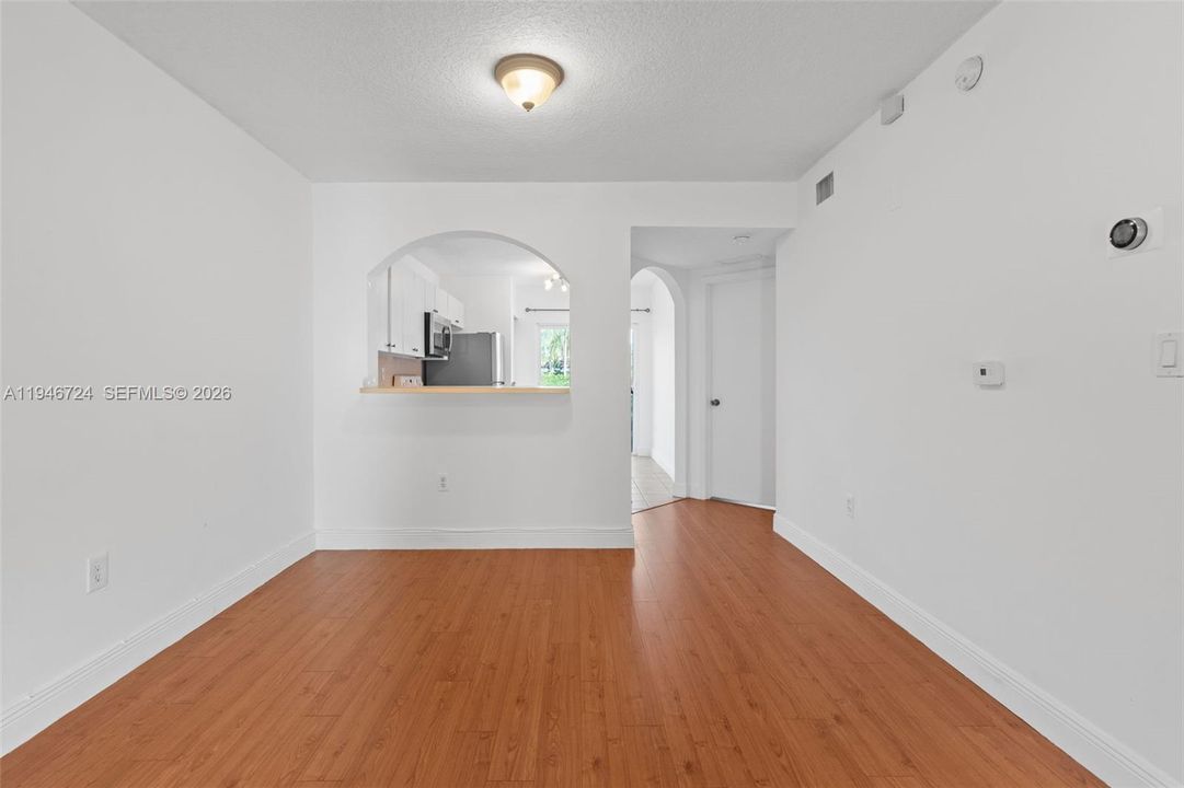 Activo con contrato: $246,499 (2 camas, 2 baños, 920 Pies cuadrados)