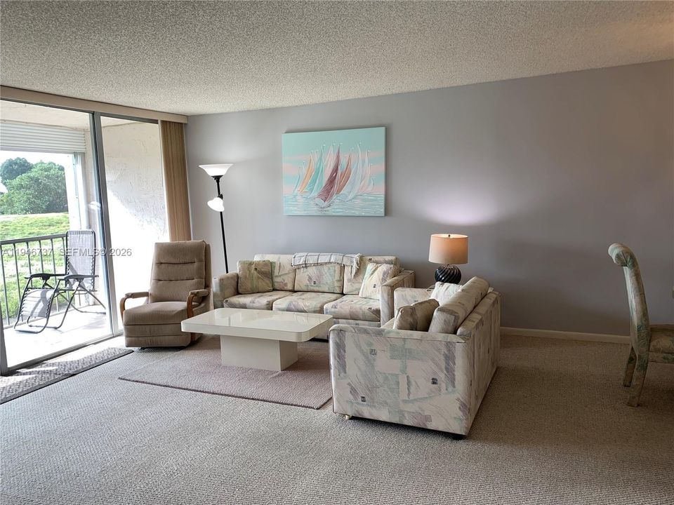 For Sale: $99,500 (2 beds, 2 baths, 1060 Square Feet)