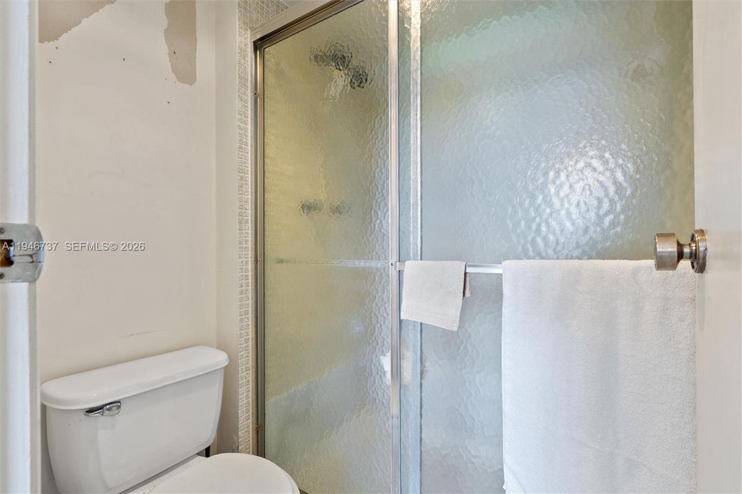 For Sale: $99,500 (2 beds, 2 baths, 1060 Square Feet)