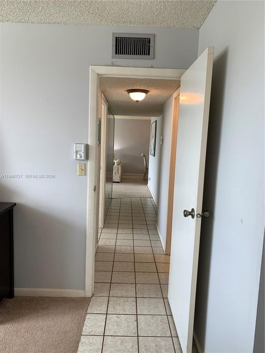For Sale: $99,500 (2 beds, 2 baths, 1060 Square Feet)