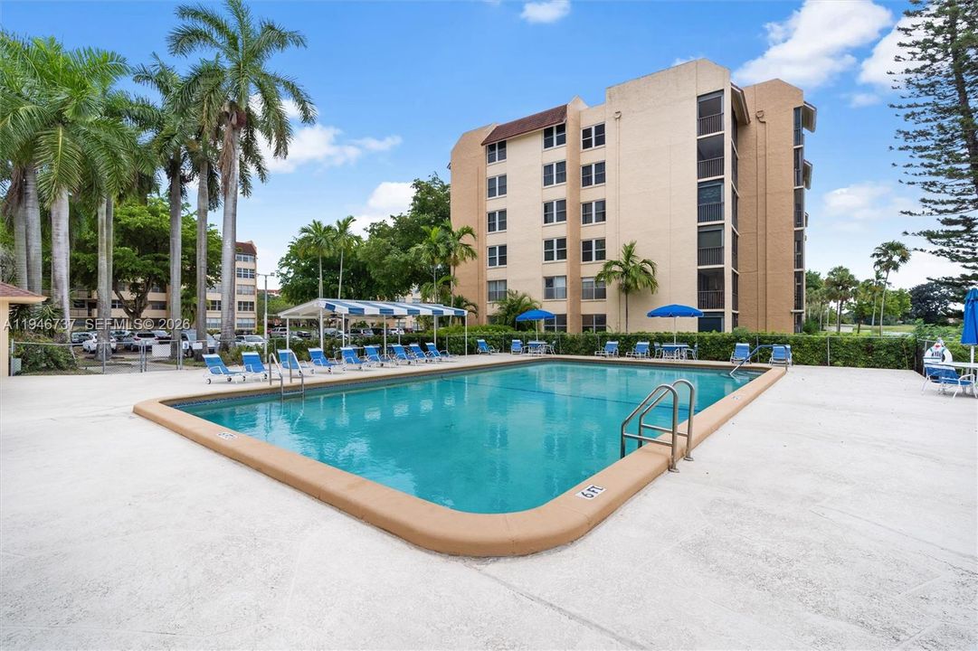 For Sale: $99,500 (2 beds, 2 baths, 1060 Square Feet)