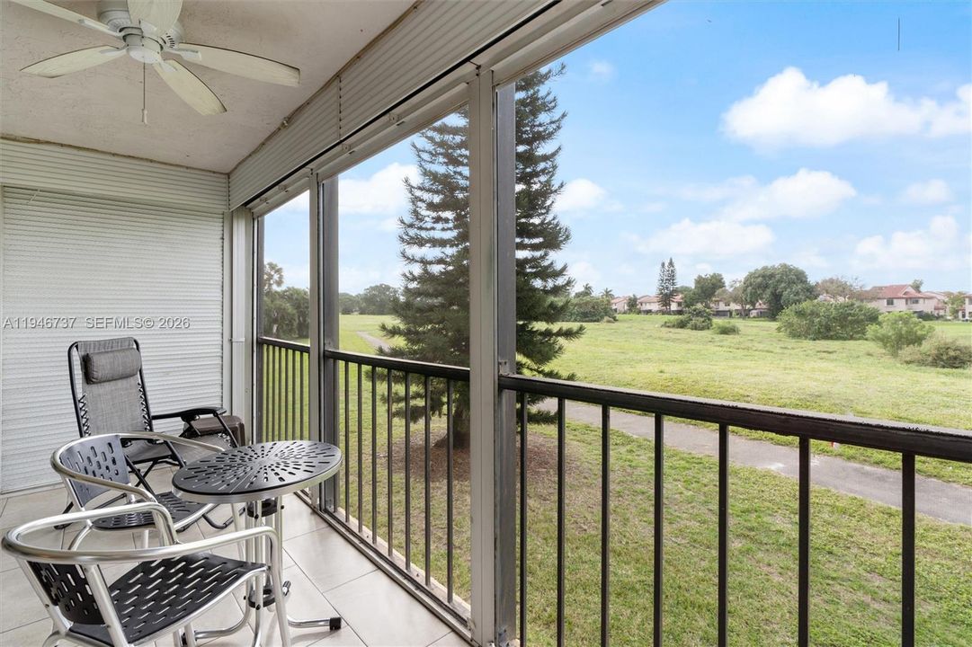For Sale: $99,500 (2 beds, 2 baths, 1060 Square Feet)