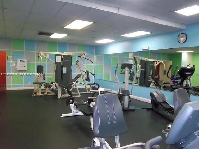 For Sale: $99,500 (2 beds, 2 baths, 1060 Square Feet)