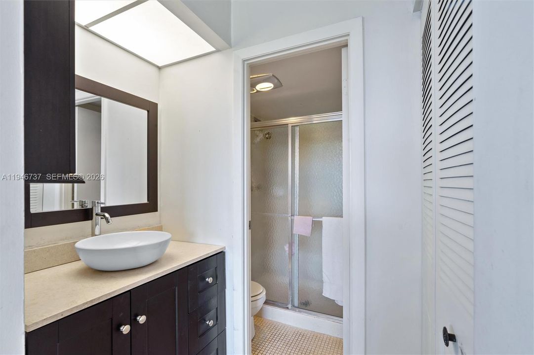 For Sale: $99,500 (2 beds, 2 baths, 1060 Square Feet)