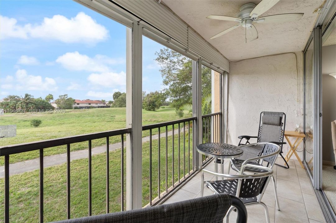 For Sale: $99,500 (2 beds, 2 baths, 1060 Square Feet)