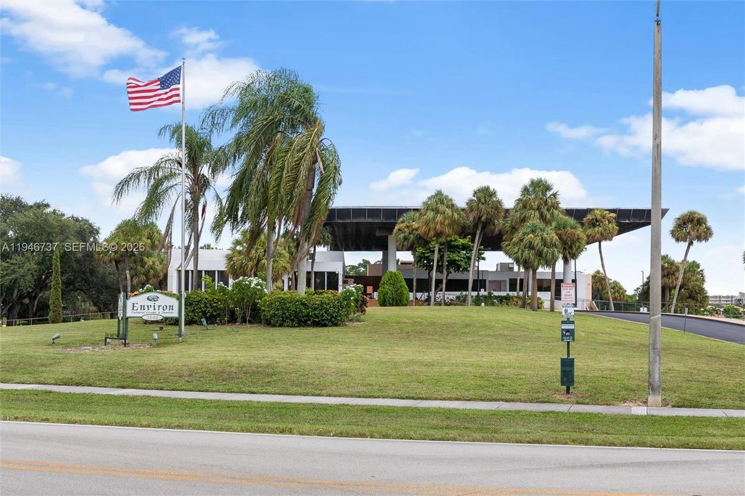 For Sale: $99,500 (2 beds, 2 baths, 1060 Square Feet)
