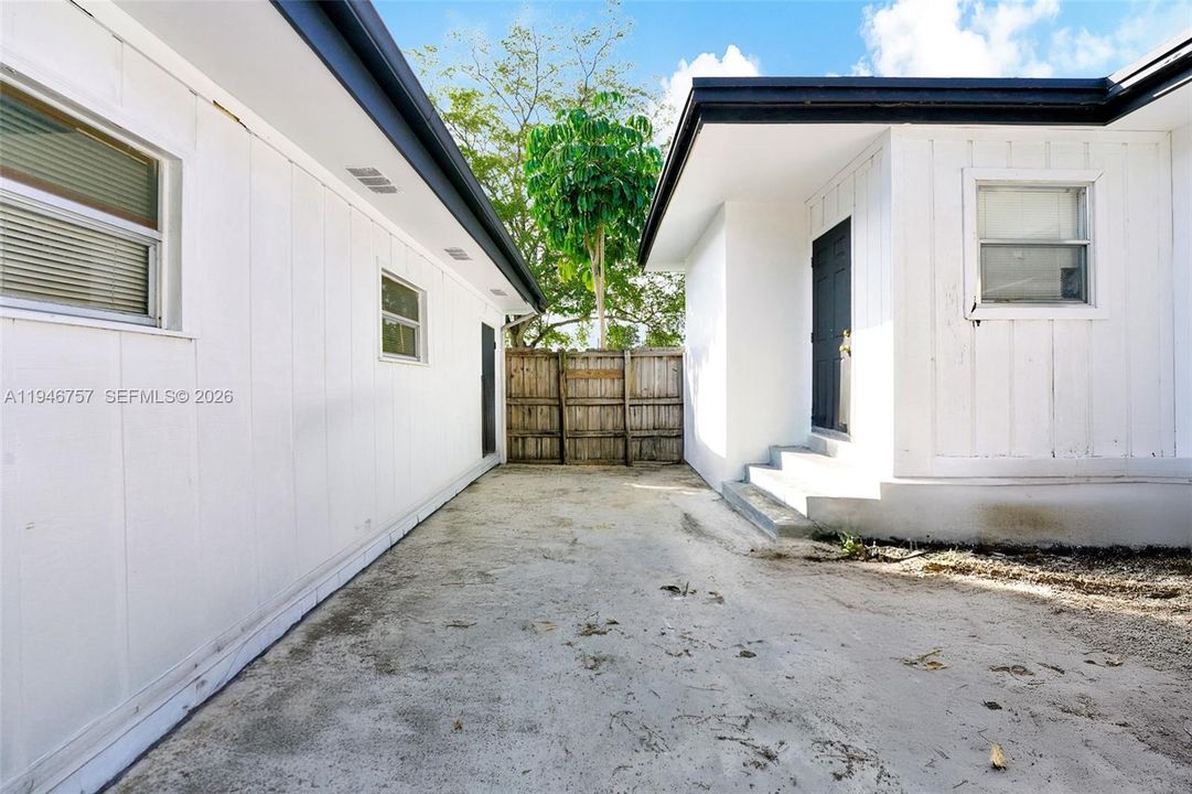 合同活跃: $450,000 (0 贝兹, 0 浴室, 2063 平方英尺)