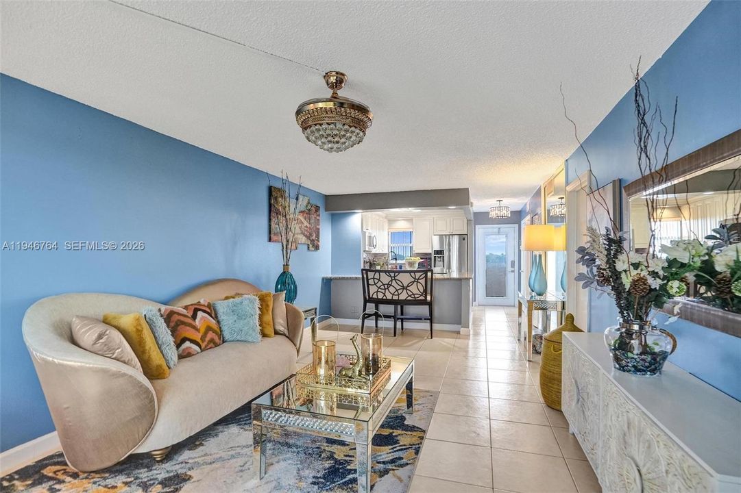For Sale: $149,000 (1 beds, 1 baths, 800 Square Feet)