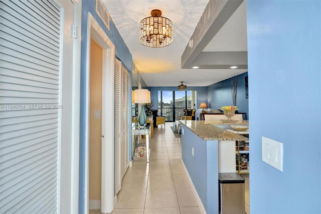 For Sale: $149,000 (1 beds, 1 baths, 800 Square Feet)