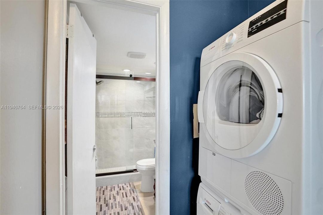 For Sale: $149,000 (1 beds, 1 baths, 800 Square Feet)