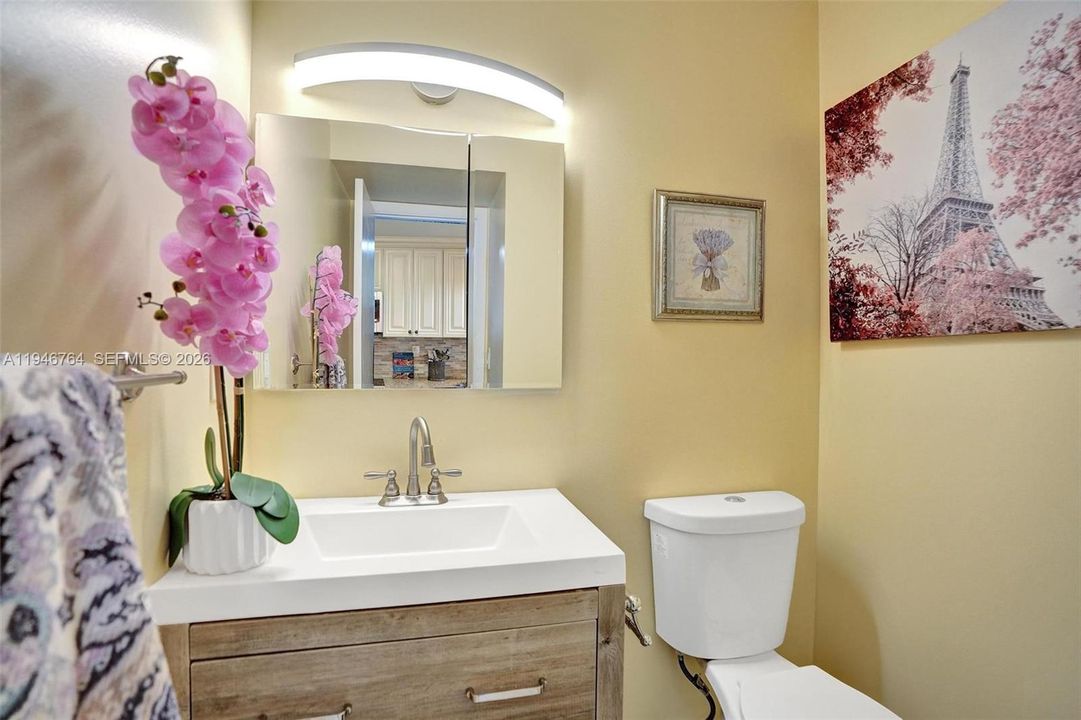 For Sale: $149,000 (1 beds, 1 baths, 800 Square Feet)