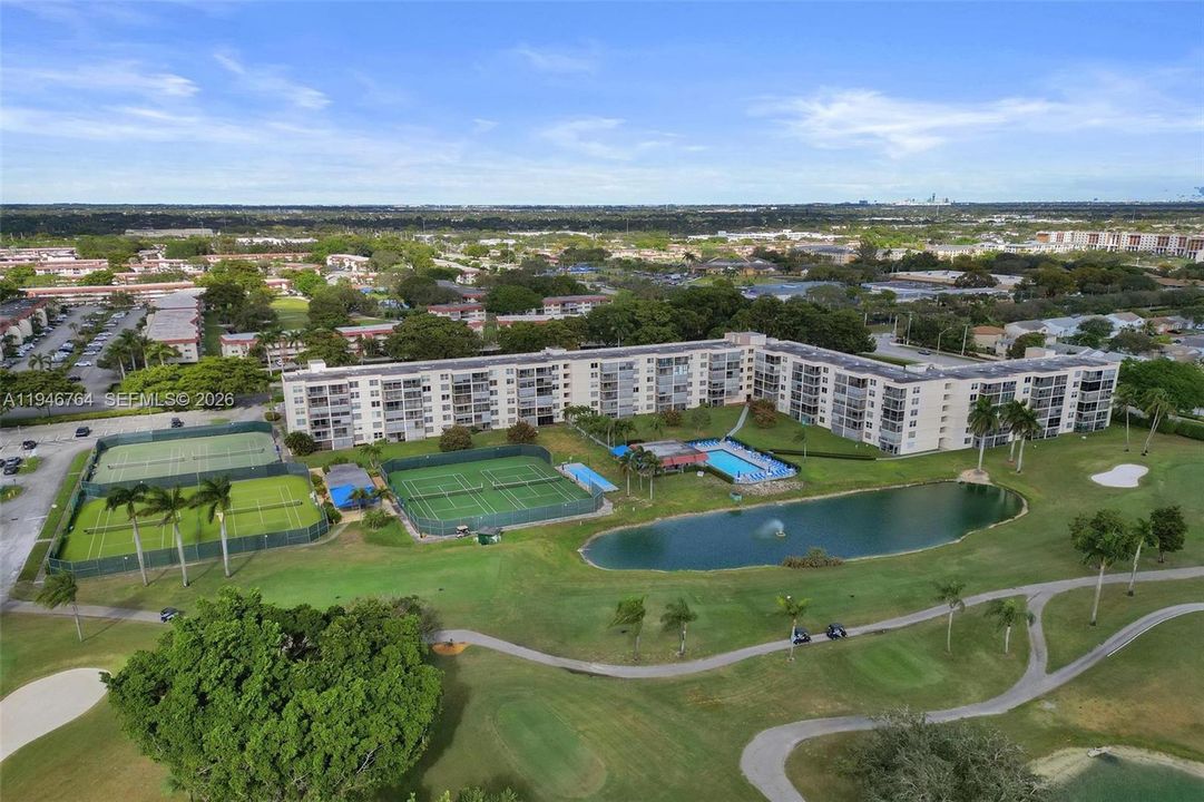 For Sale: $149,000 (1 beds, 1 baths, 800 Square Feet)