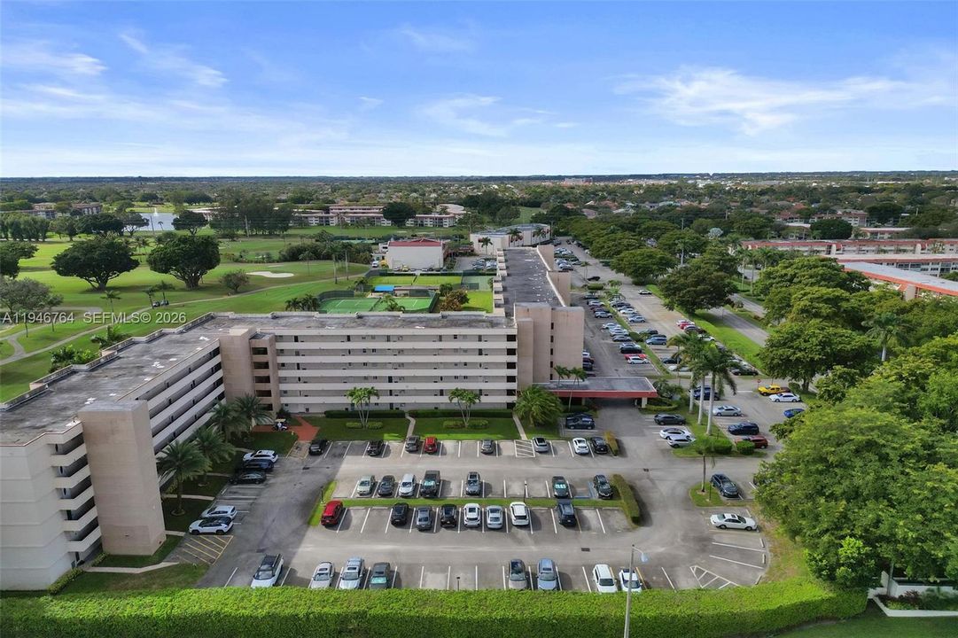 For Sale: $149,000 (1 beds, 1 baths, 800 Square Feet)