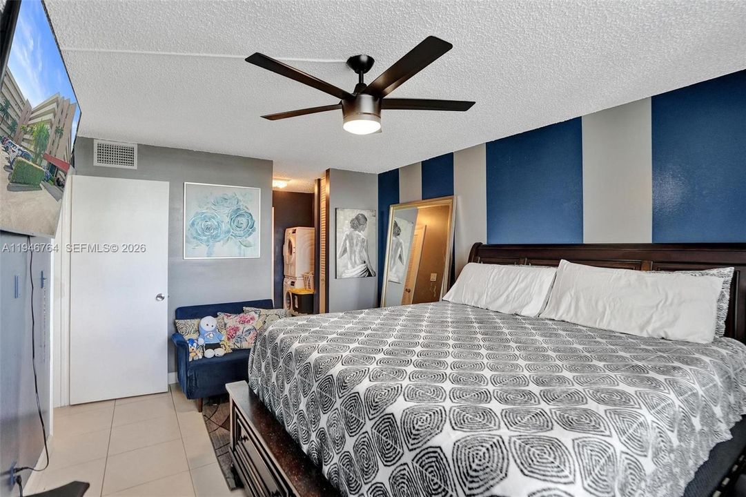 For Sale: $149,000 (1 beds, 1 baths, 800 Square Feet)