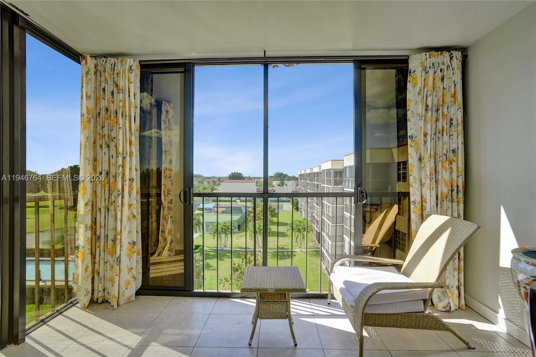 For Sale: $149,000 (1 beds, 1 baths, 800 Square Feet)